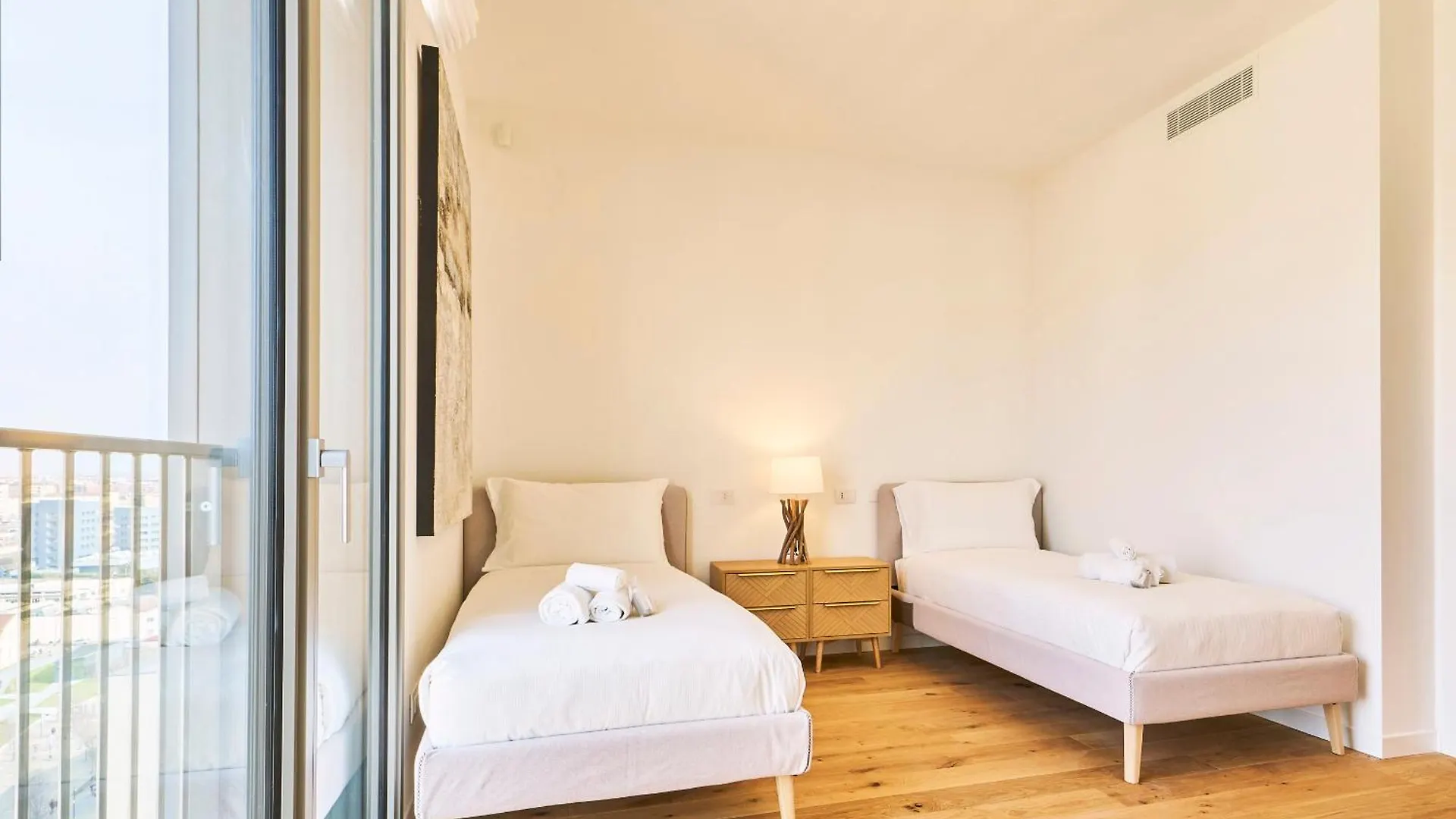 Spazioso Trilocale Porta Romana - Mirable Pm Milan Italy